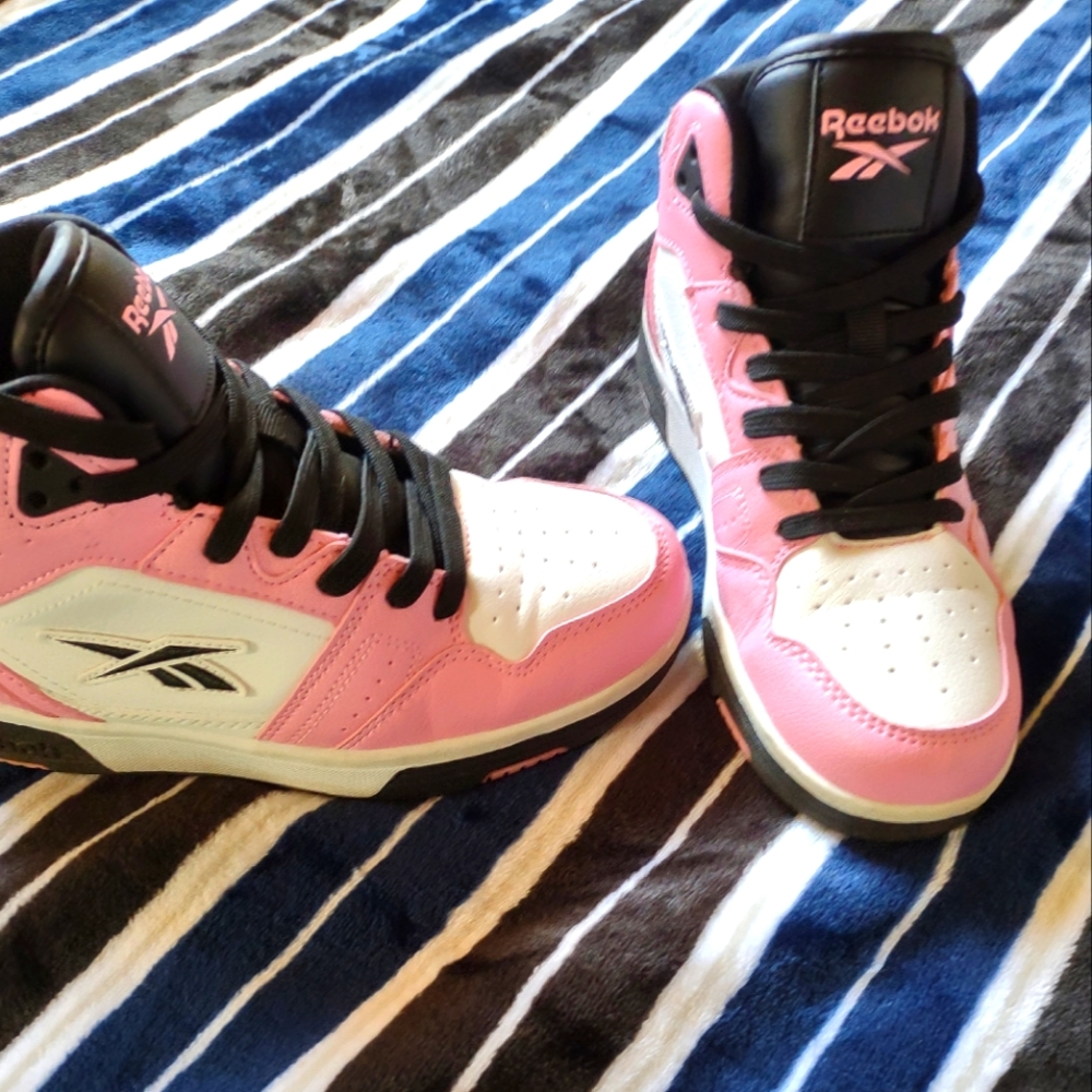 Girls shoes size 2
